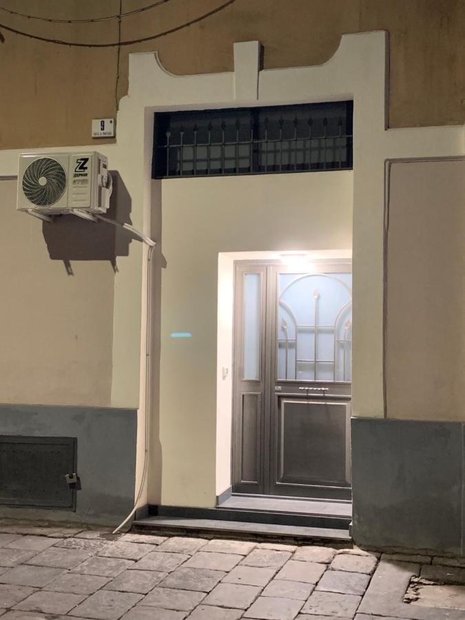Nuovissimo Appartamento Indipendente Al Centro !! Catania Exterior foto